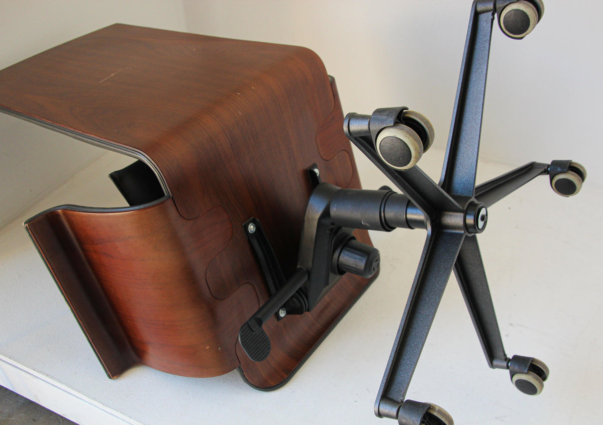 Mariani Wing Conference Office Chair by Luca Scacchetti Italy — Italy