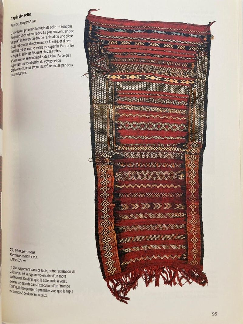 Over the Desert Au Fil du Désert Textiles from the Nomadic Desert Book