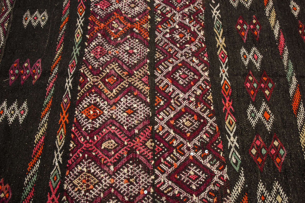 1950s Moroccan Zemmour Black Camel Hair & Wool Kilim Runner, 5 x 15.5 Ft — detail view 10
