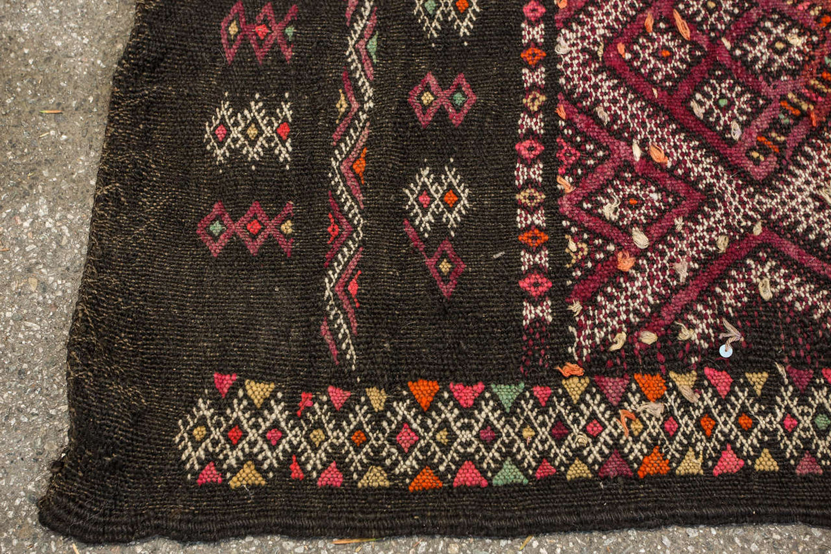 1950s Moroccan Zemmour Black Camel Hair & Wool Kilim Runner, 5 x 15.5 Ft — detail view 6