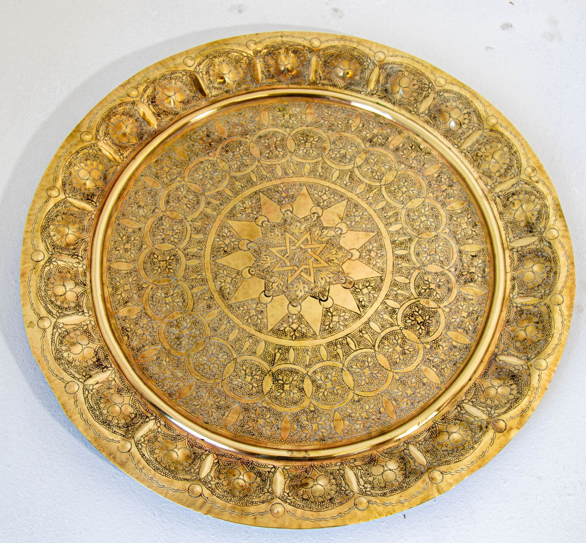 Antique Middle Eastern Round Brass Tray Islamic Moorish Style 23.5 in. Diameter