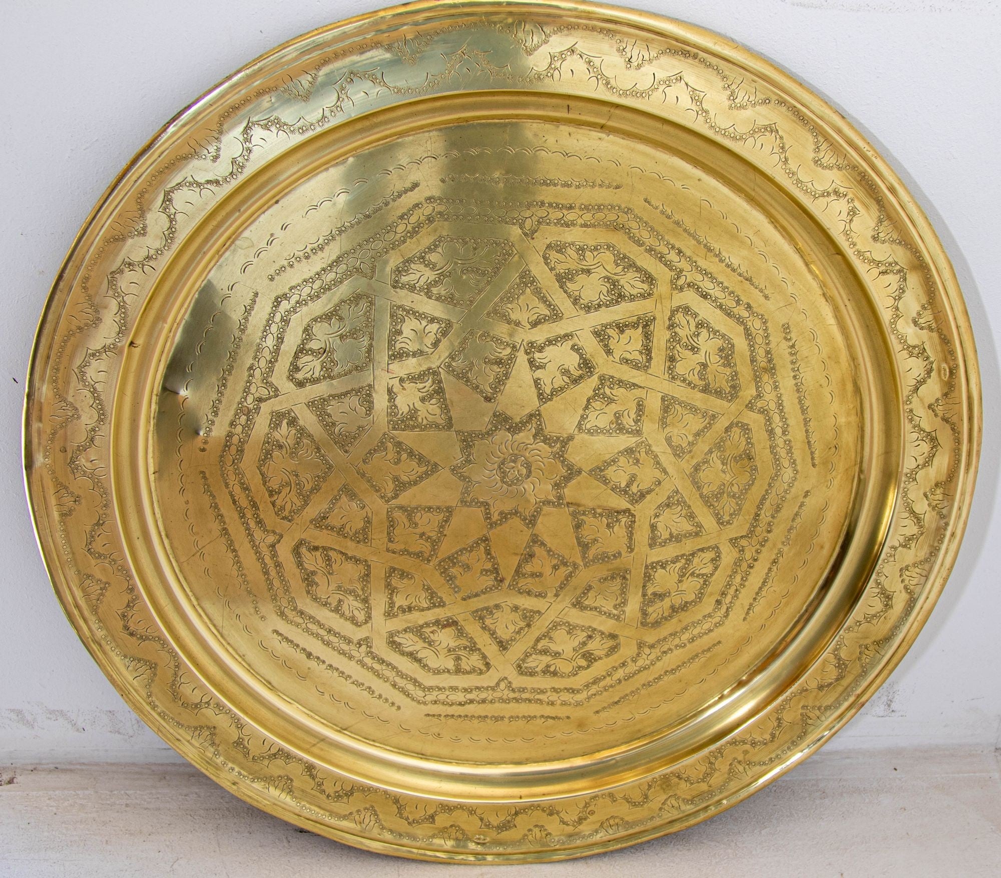1940's Antique Moroccan Large Polished Round Brass Tray Platter 30 in. D.
