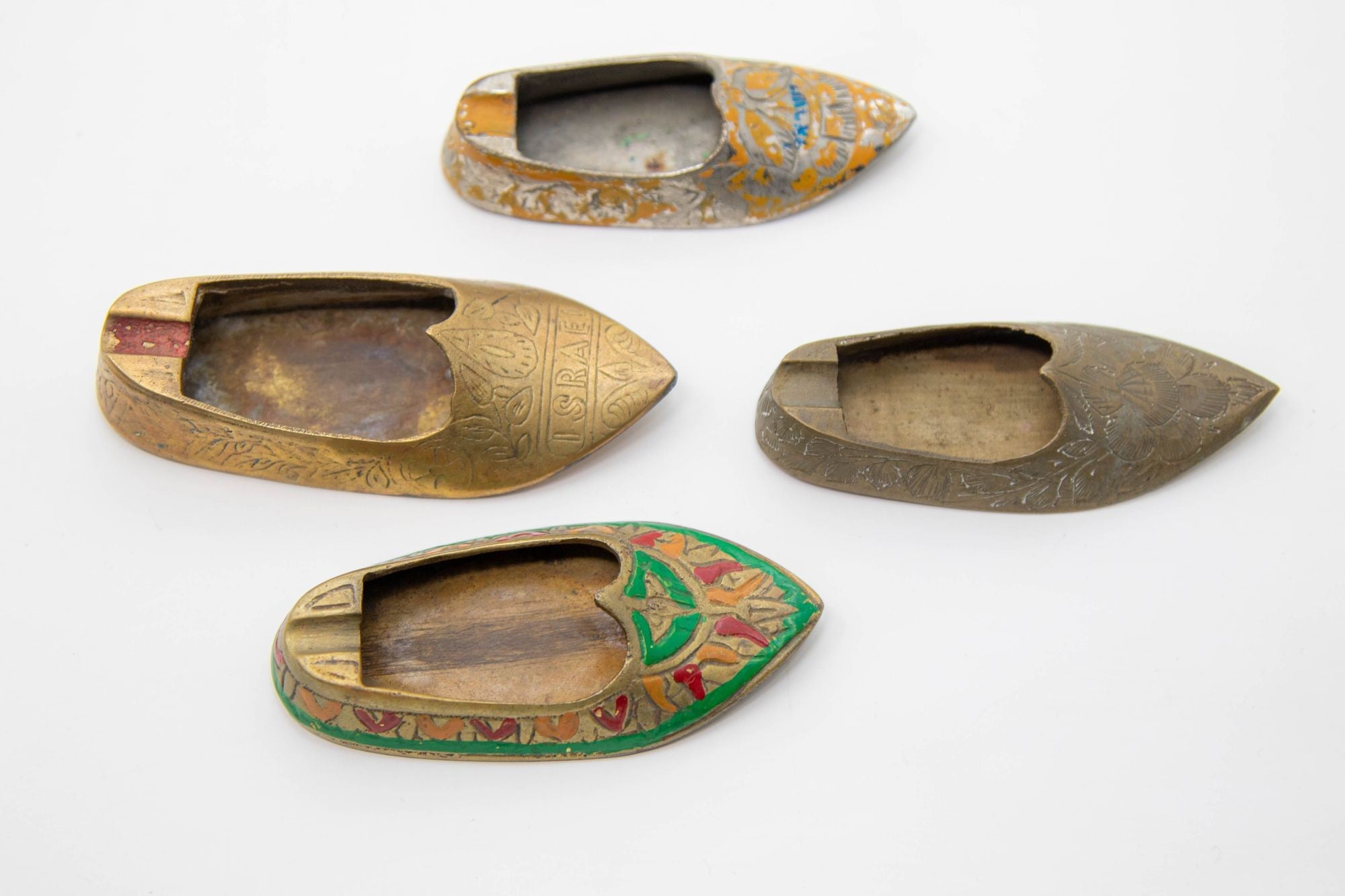 Vintage Brass Etched Aladdin Middle Eastern Slipper Shoe Ashtray Set of 4