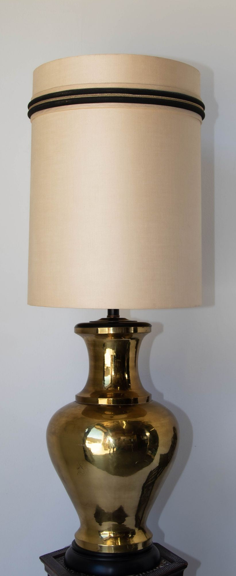 Polished Brass Large Scale Hollywood Regency Moroccan Urn Table Lamp 1950's