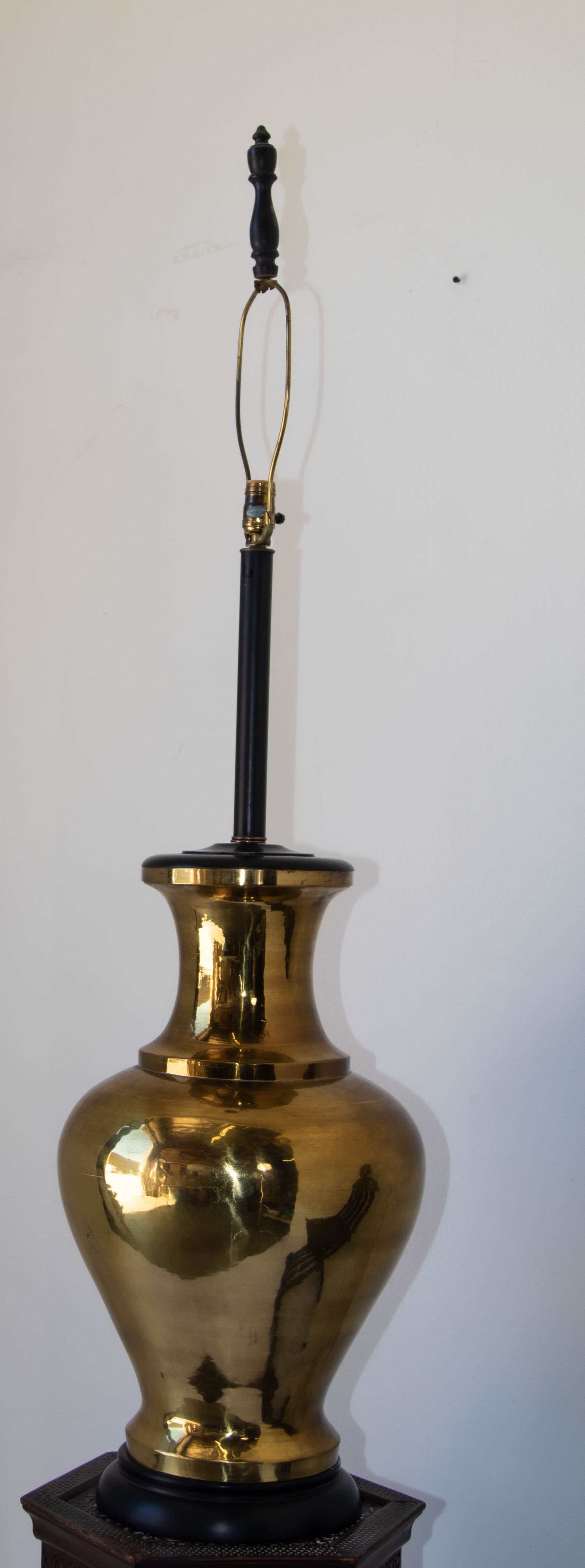 Polished Brass Large Scale Hollywood Regency Moroccan Urn Table Lamp 1950&#39;s