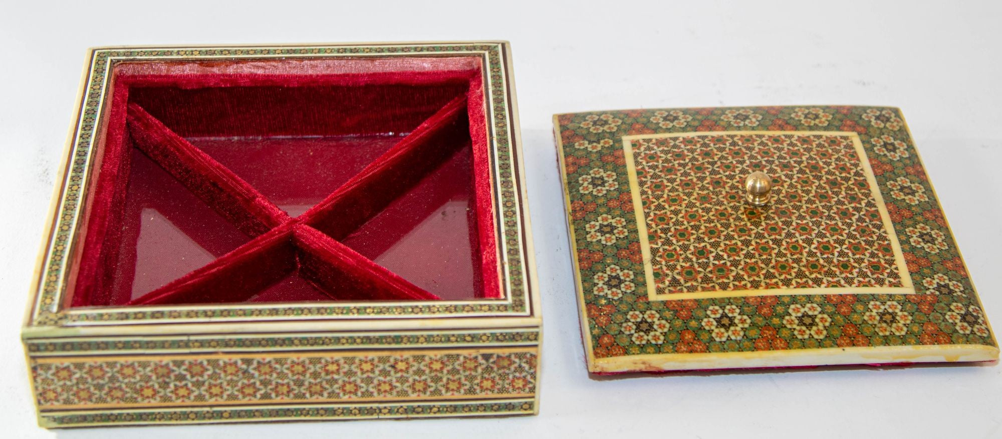 1950s Anglo Indian Micro Sadeli Mosaic Inlaid Jewelry Box