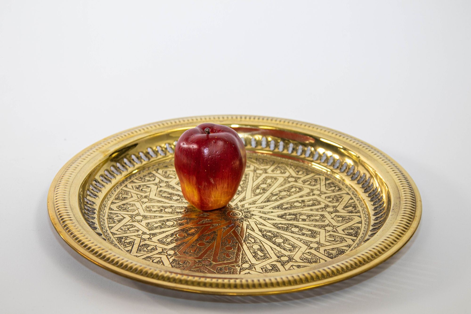 1940s Brass Moroccan Tray Hand Hammered Moorish Islamic Metalwork 13.5 in. D.