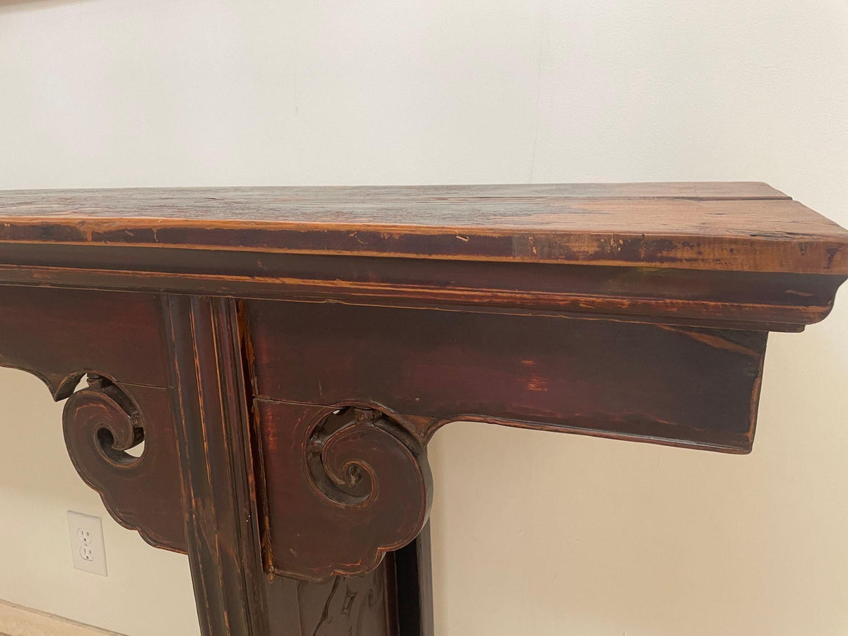 19th Century Chinese Elm Console Table with Hand-Carved Ruyi Motifs — detail view 12