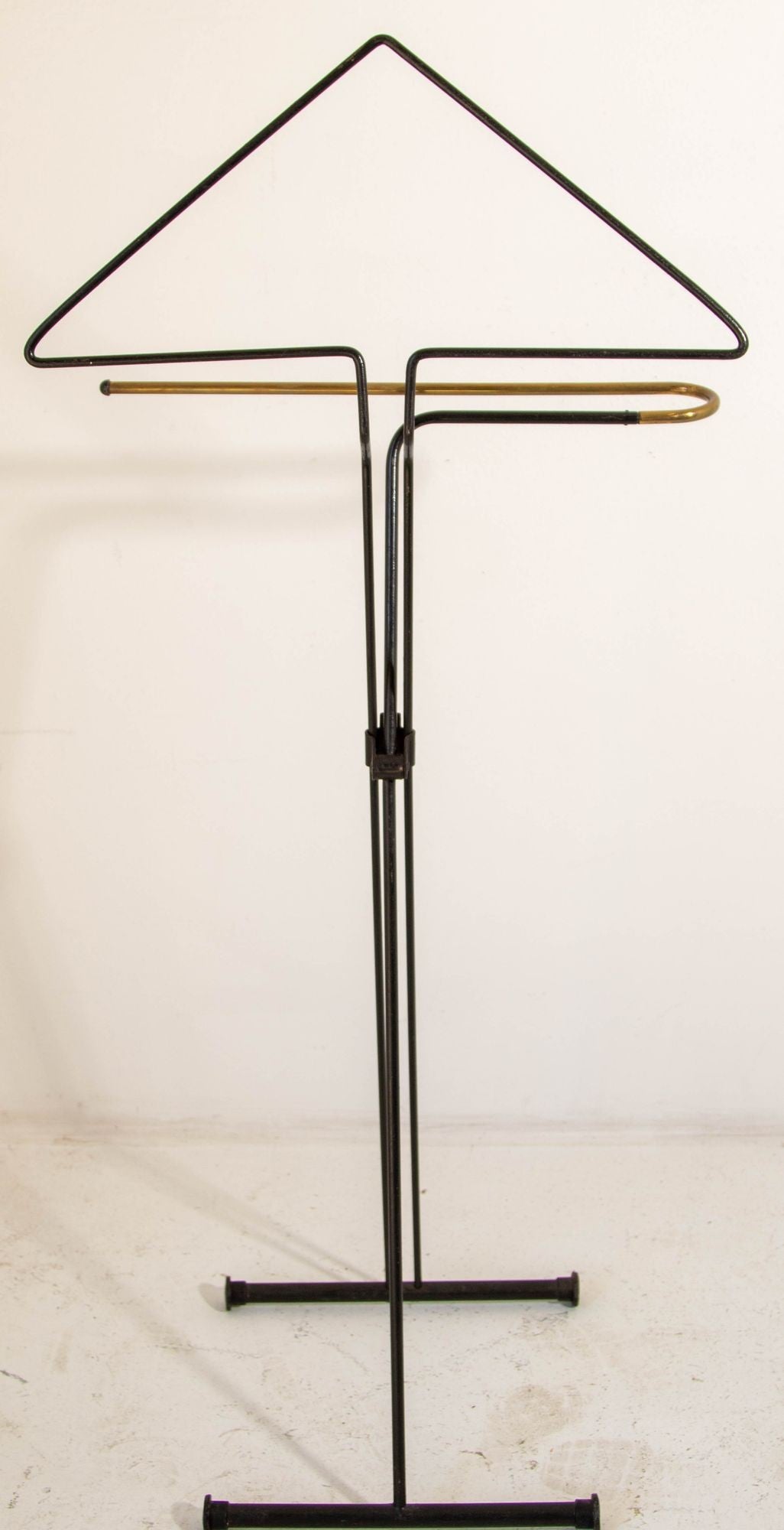 Folding valet stand clearance