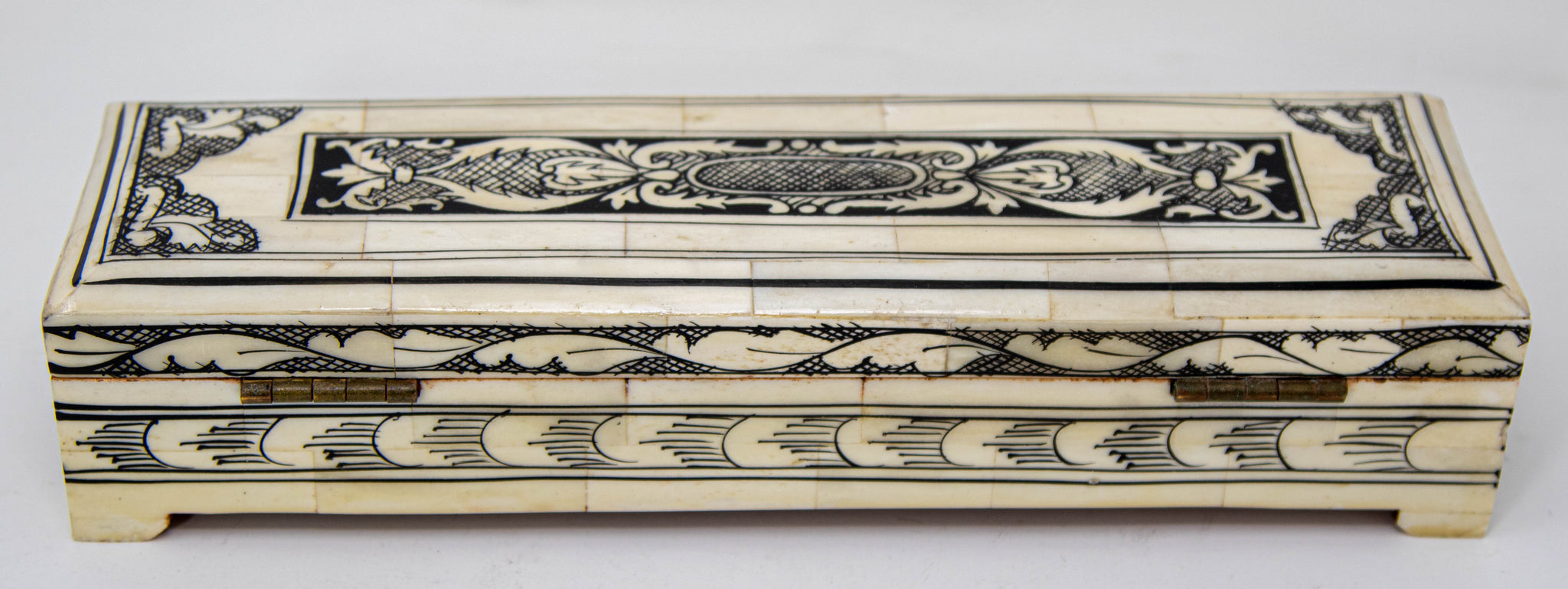 Moorish Islamic Mughal Raj Decorative Vizagapatam Carved Bone Jewelry Box India