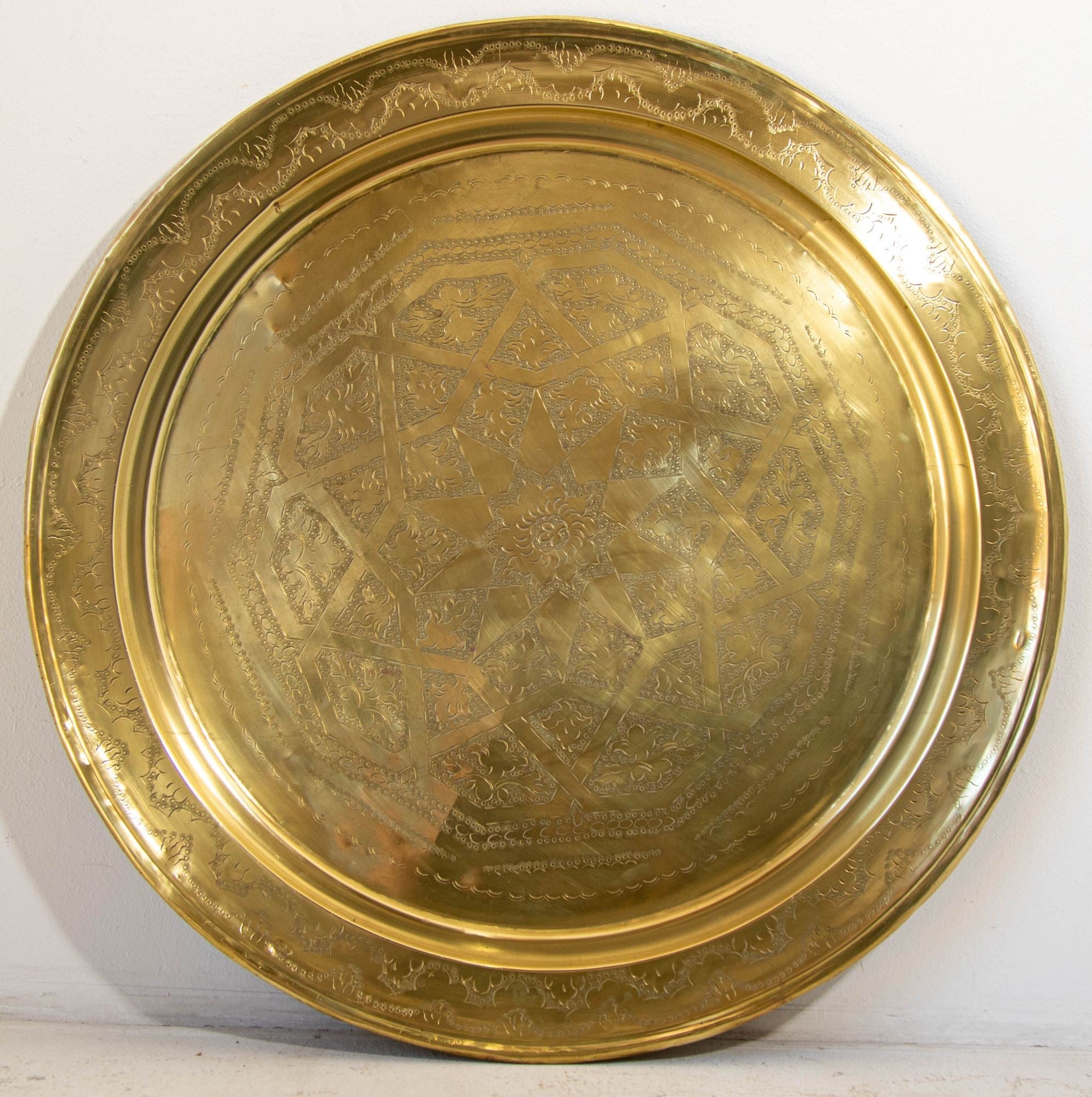 1940's Antique Moroccan Large Polished Round Brass Tray Platter 30 in. D.