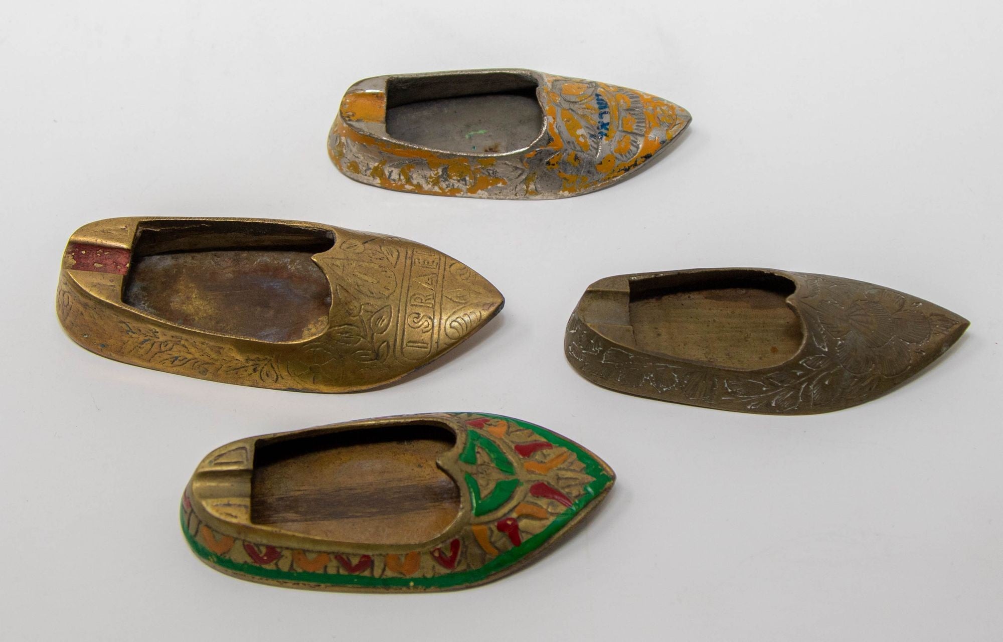 Vintage Brass Etched Aladdin Middle Eastern Slipper Shoe Ashtray Set of 4