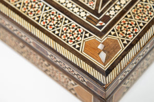 1950s Large Decorative Middle Eastern Islamic Moorish Box