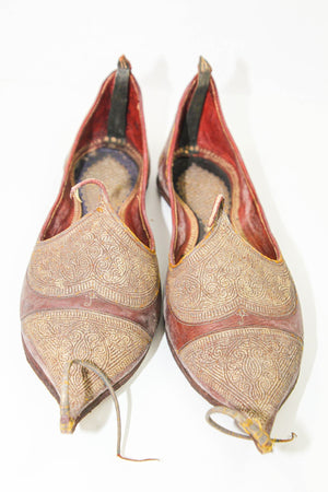 Antique Leather Mughal Raj Ottoman Moorish Shoes Gold Embroidered
