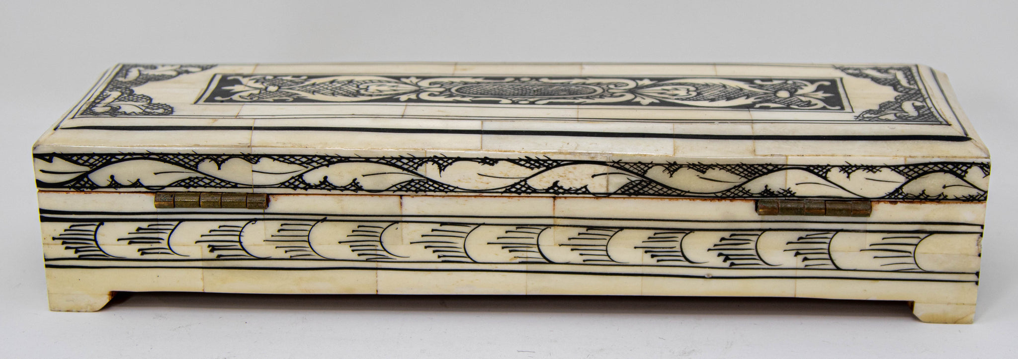 Moorish Islamic Mughal Raj Decorative Vizagapatam Carved Bone Jewelry Box India