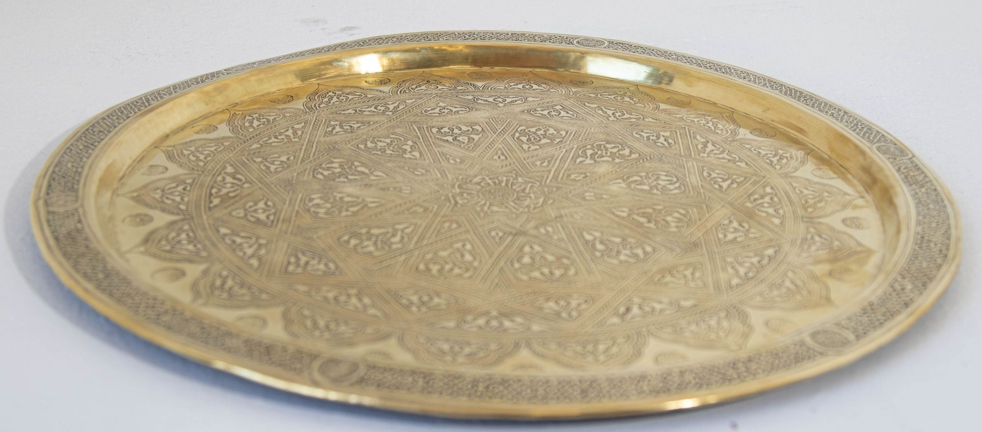 19th Century Mughal Indo Persian Fine Antique Brass Round Tray 17 in