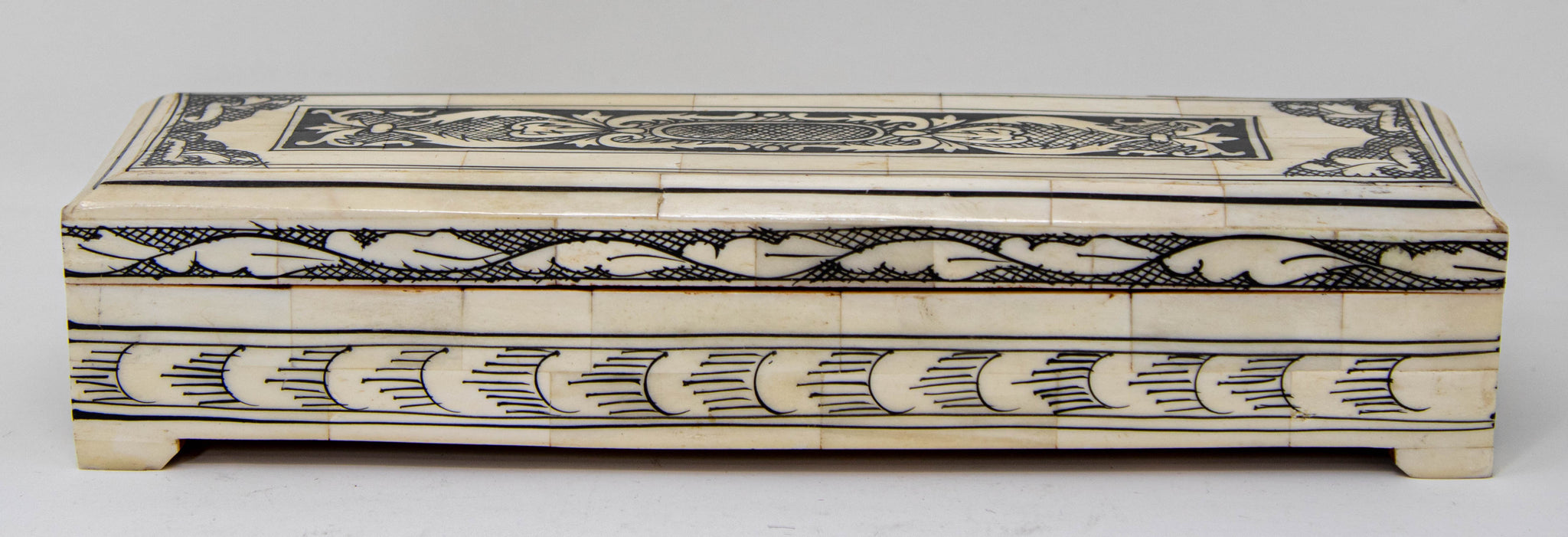 Moorish Islamic Mughal Raj Decorative Vizagapatam Carved Bone Jewelry Box India