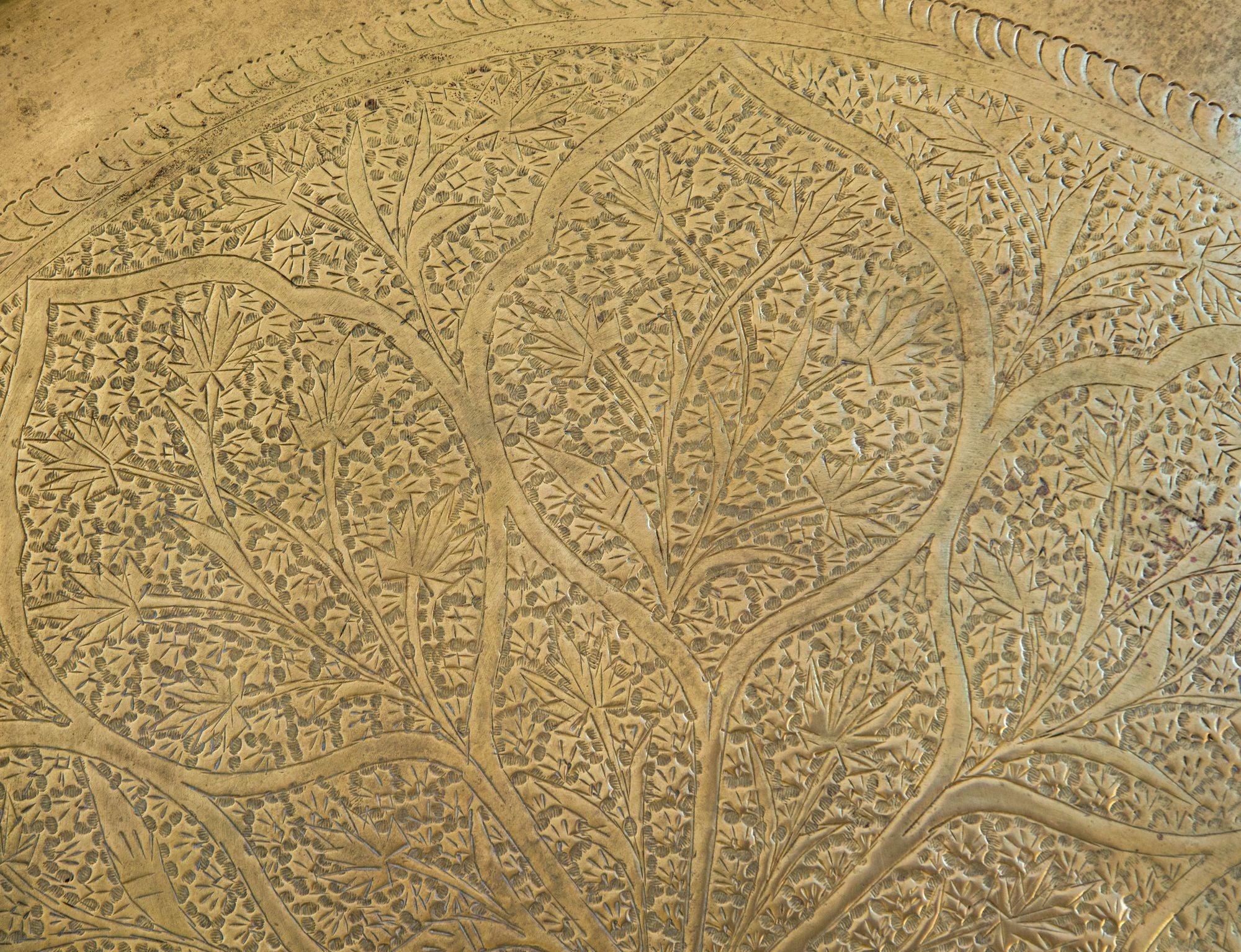 Antique Islamic Mughal Rajasthani Large Moorish Round Brass Tray with Crest Edges 30 in.
