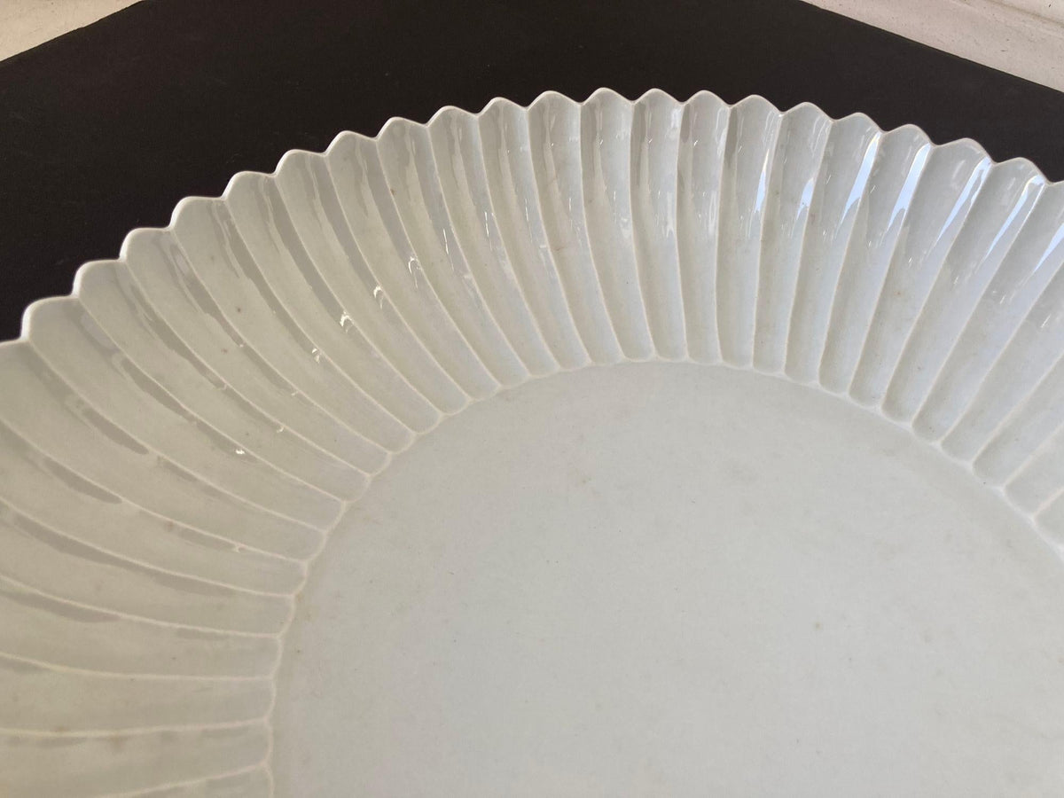 Chinese Asian White Ceramic Platter Bowl Scalloped Huge Heavy 17 in. D. — additional view 16