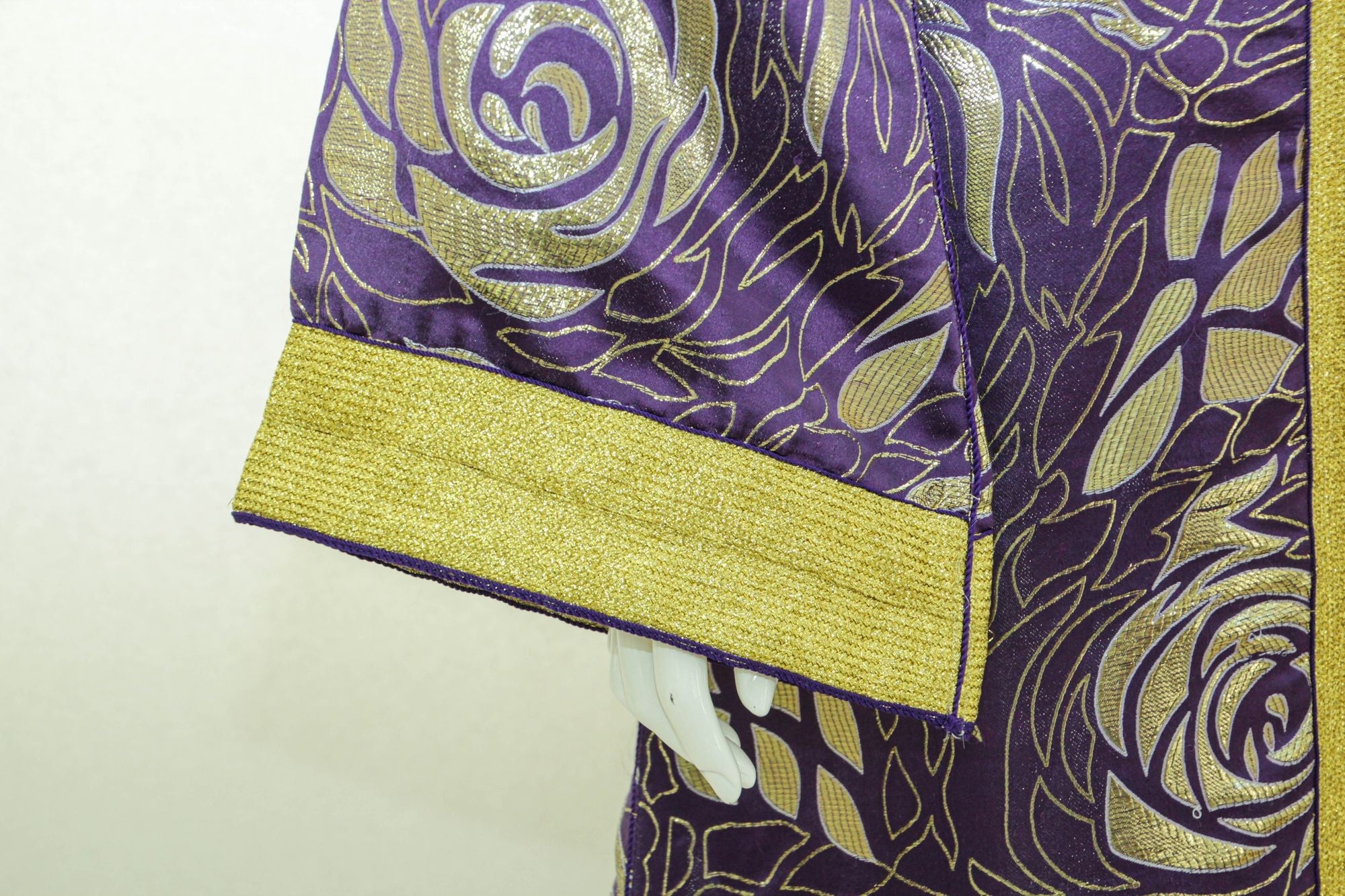 Moroccan Caftan Purple and Gold Damask Embroidered Vintage Kaftan 1960s