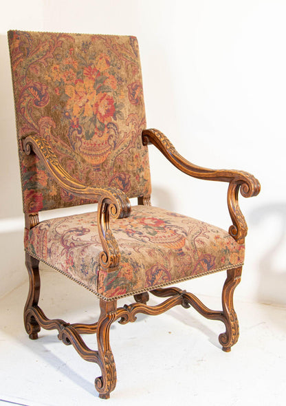 French Baroque Walnut Armchairs with Aubusson Upholstery, Circa 1930 — detail view 18