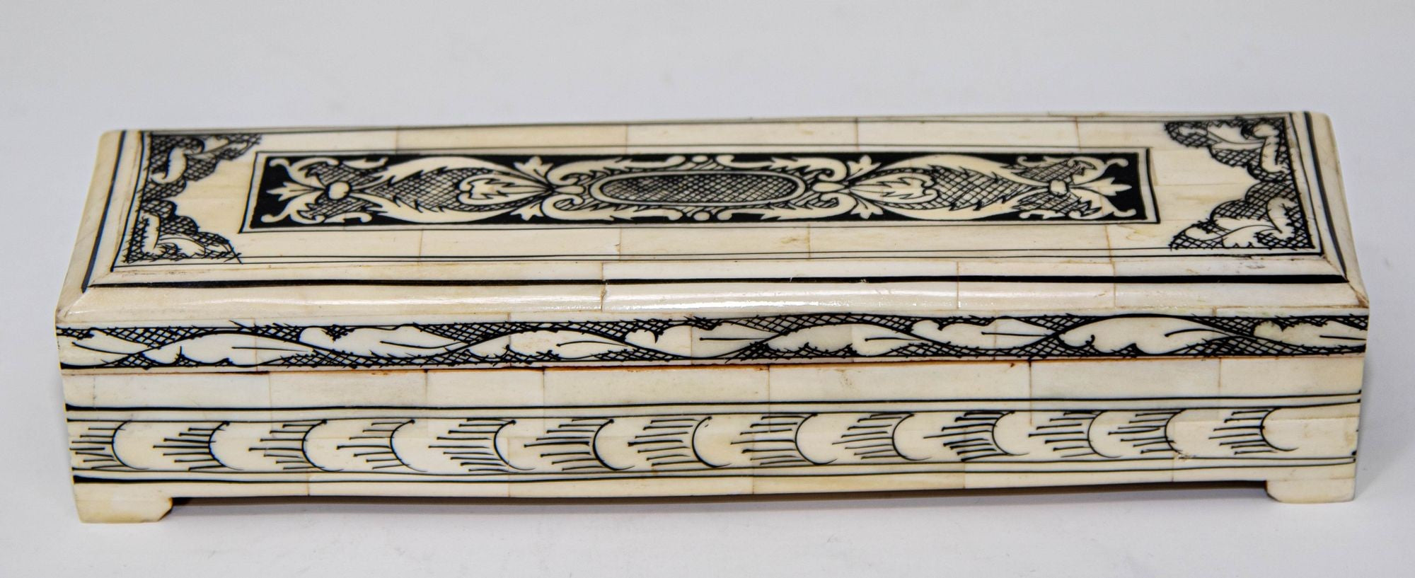 Moorish Islamic Mughal Raj Decorative Vizagapatam Carved Bone Jewelry Box India