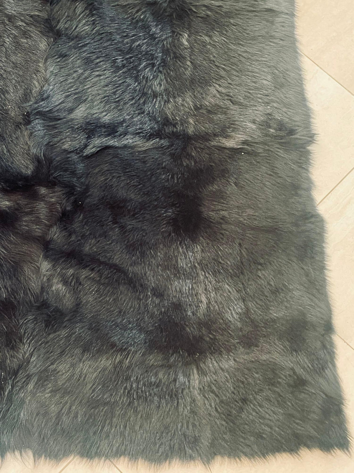 Minotti Alps Rug, Black Sheepskin, Hand-Crafted, Modern Design, Italy – view 17