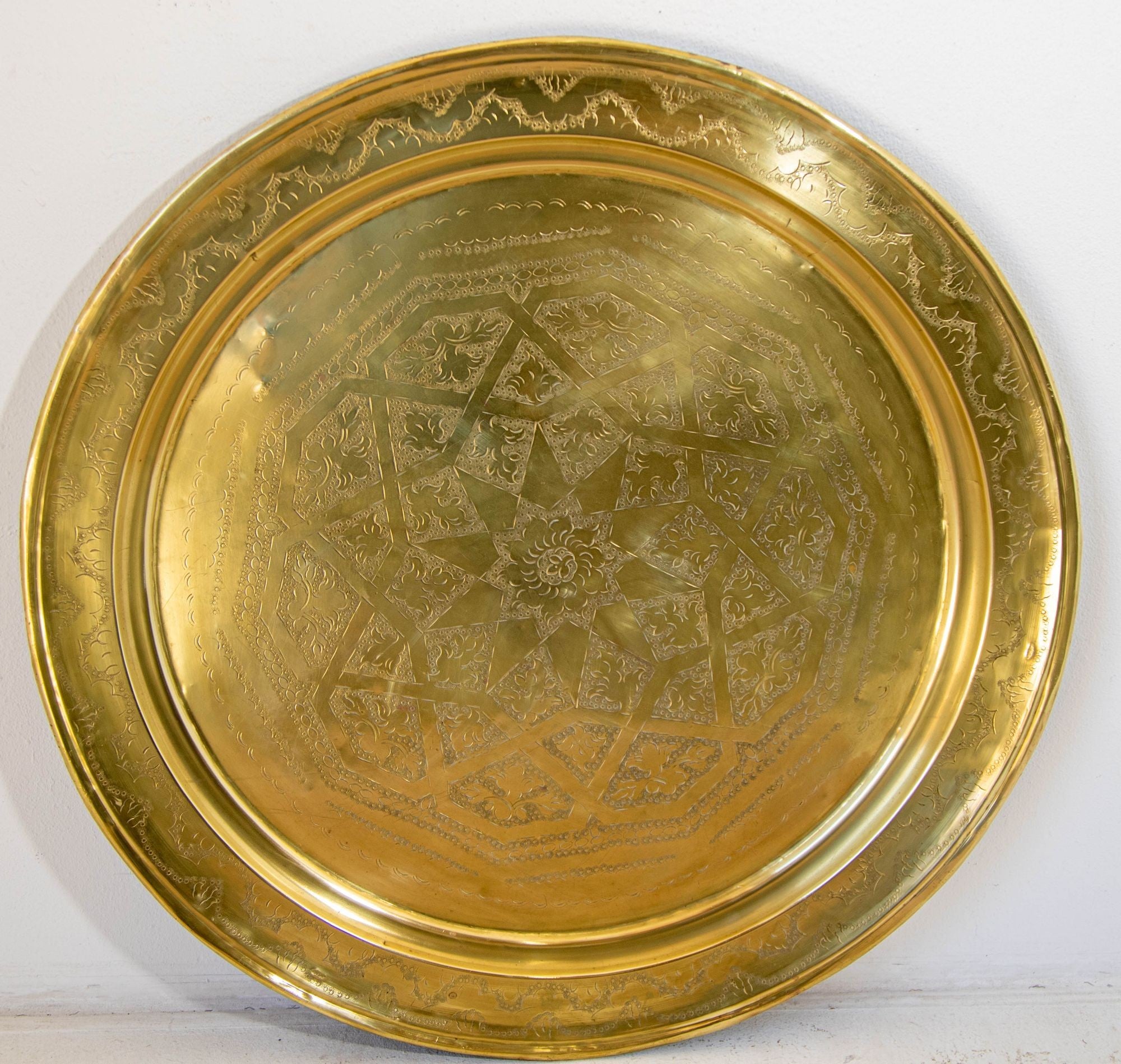 1940's Antique Moroccan Large Polished Round Brass Tray Platter 30 in. D.