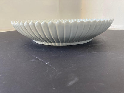 Chinese Asian White Ceramic Platter Bowl Scalloped Huge Heavy 17 in. D. — additional view 18
