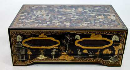 Large Chinoiserie Rectangular Black Lacquered Gilt Painted Covered Box 1950s — additional view 20