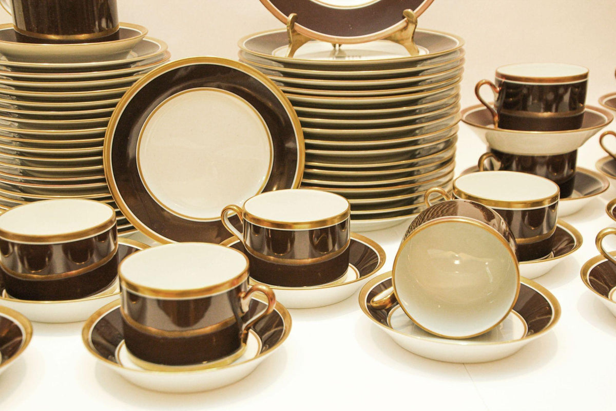 Richard Ginori Brown & Gold Trimmed Dinnerware Service Of 93 Pieces — detail view 20