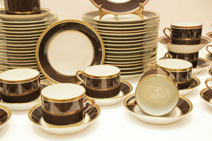 Richard Ginori Brown & Gold Trimmed Dinnerware Service Of 93 Pieces — detail view 20