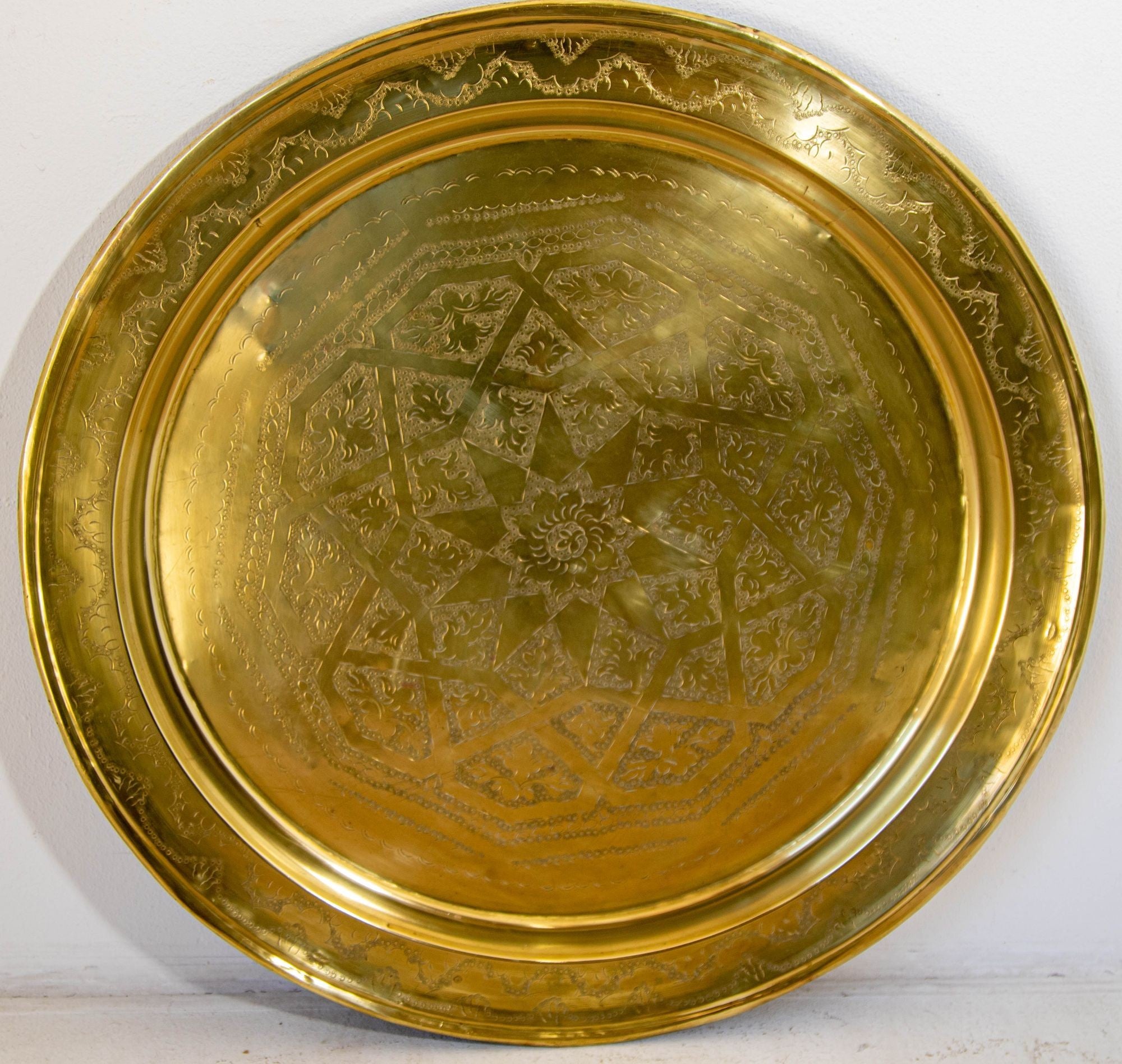 1940's Antique Moroccan Large Polished Round Brass Tray Platter 30 in. D.