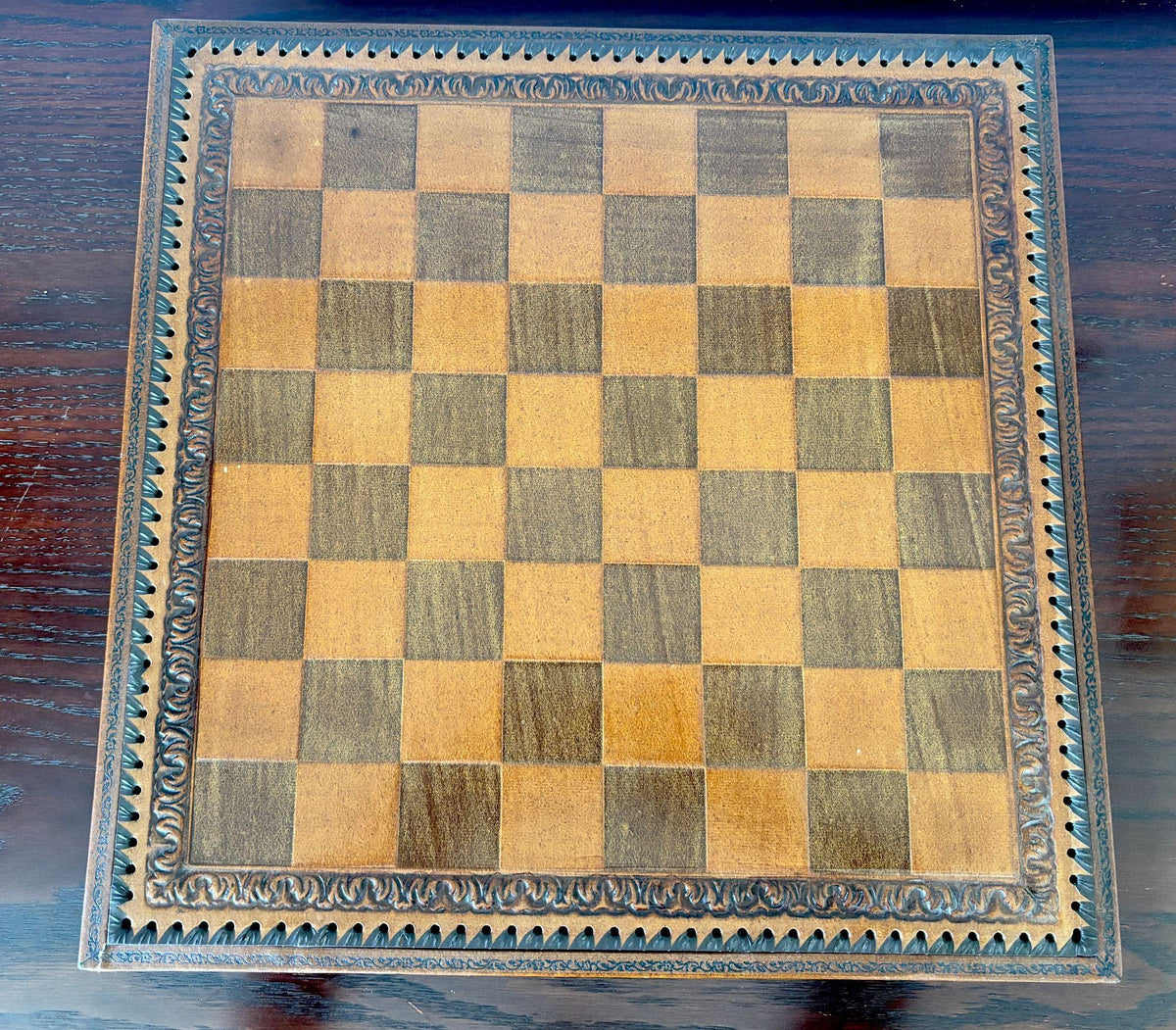 Italian Roman-Style Chess Set Cast Metal and Leather Leather Board Circa 1960 — detail view 3