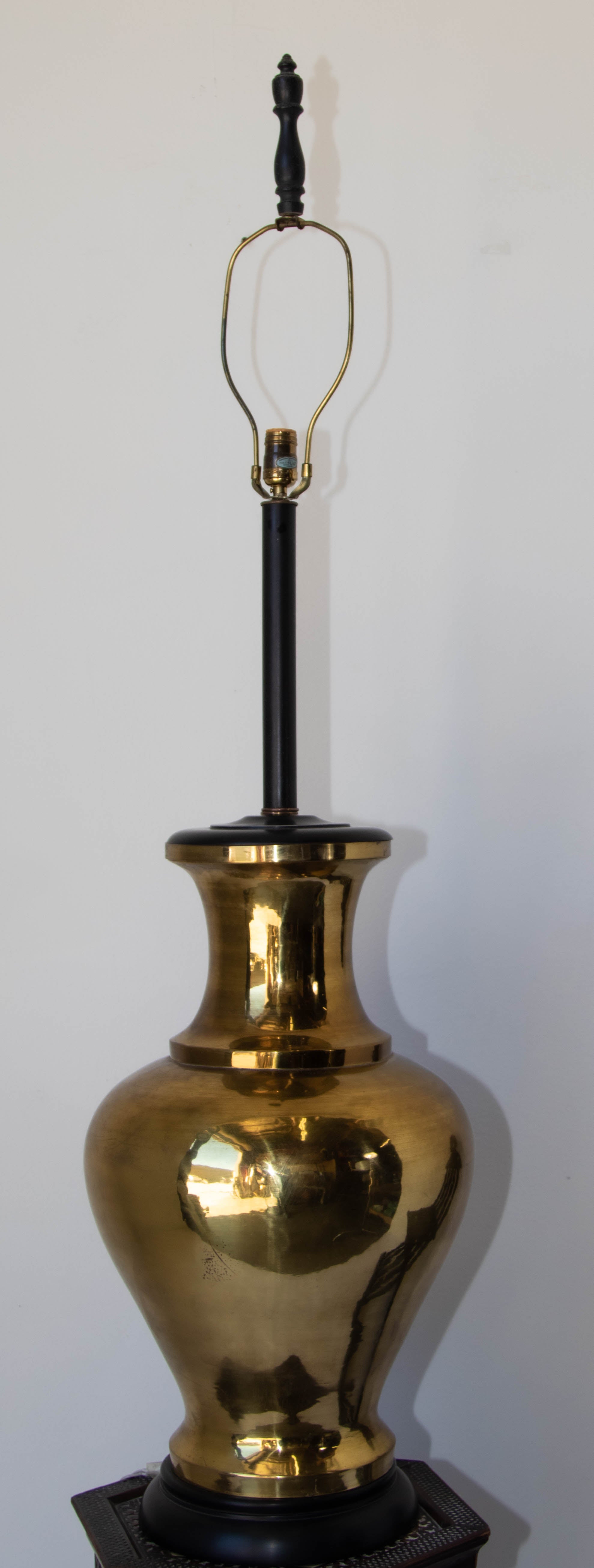 Polished Brass Large Scale Hollywood Regency Moroccan Urn Table Lamp 1950&#39;s