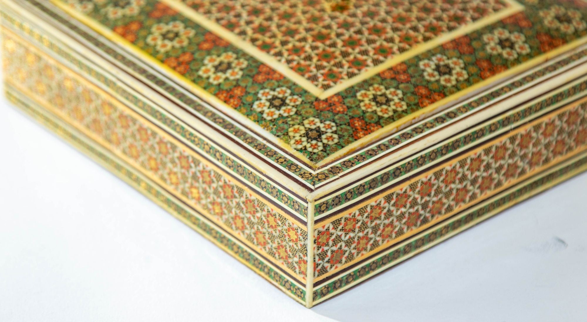 1950s Anglo Indian Micro Sadeli Mosaic Inlaid Jewelry Box