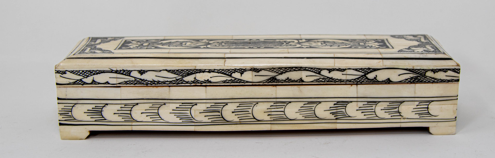 Moorish Islamic Mughal Raj Decorative Vizagapatam Carved Bone Jewelry Box India