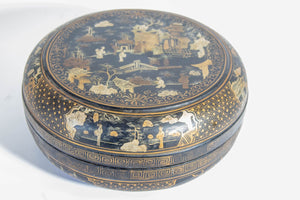 Large Chinese Export Round Black Lacquered Gilt Painted Covered Box 1950s