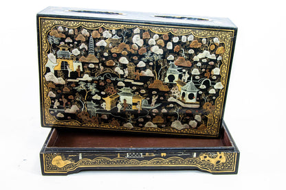 Large Chinoiserie Rectangular Black Lacquered Gilt Painted Covered Box 1950s — additional view 3