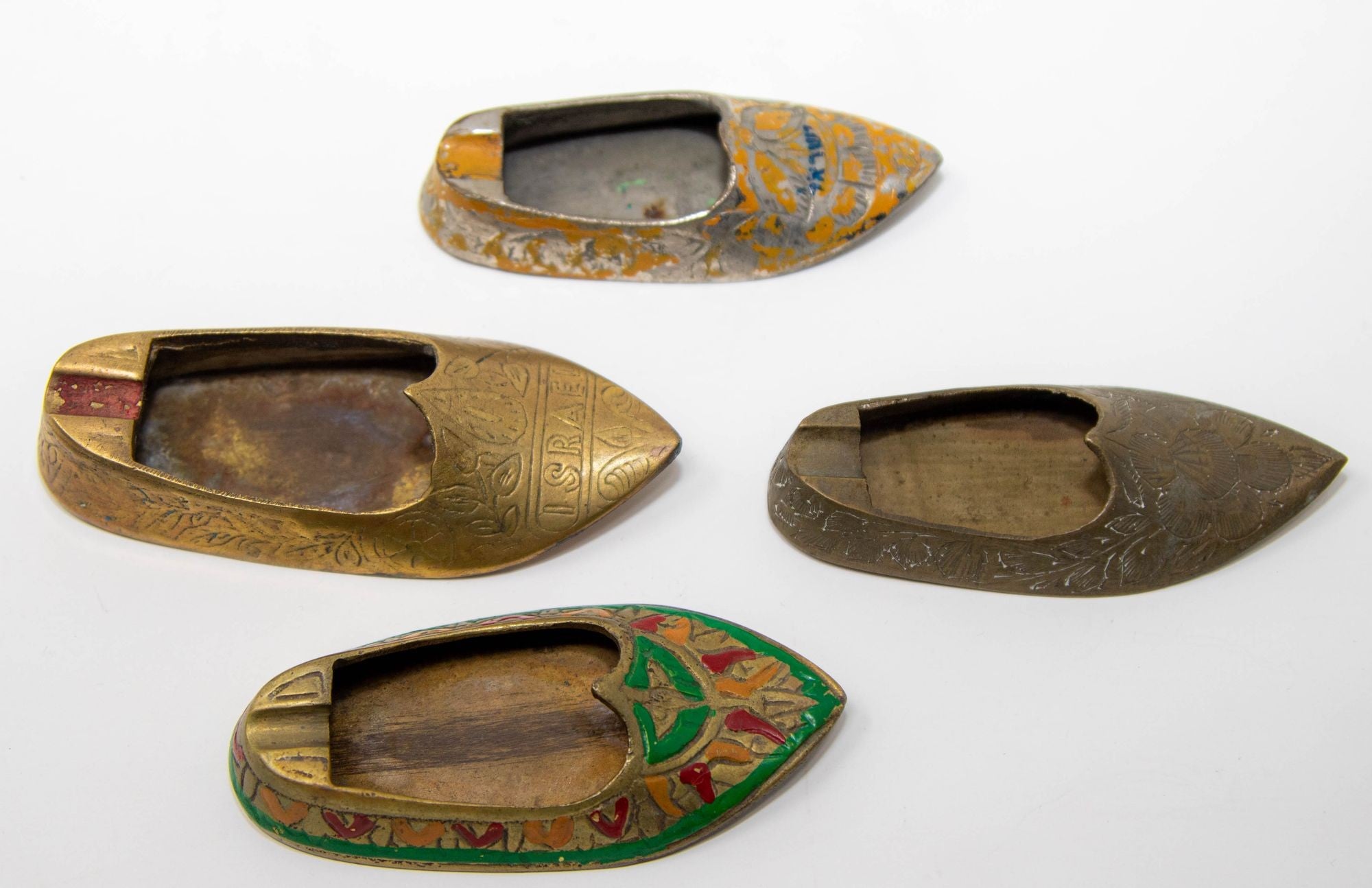 Vintage Brass Etched Aladdin Middle Eastern Slipper Shoe Ashtray Set of 4