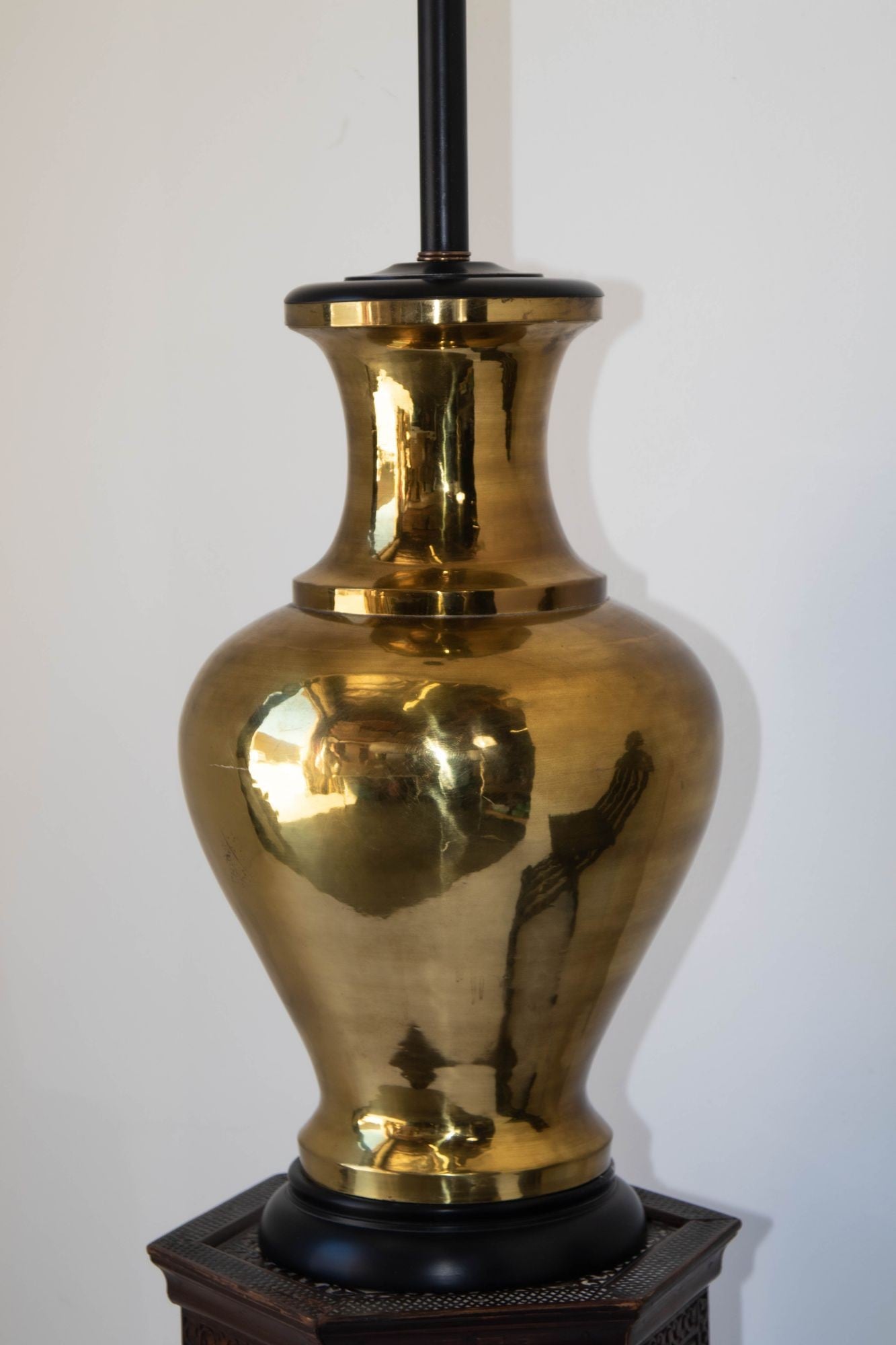 Polished Brass Large Scale Hollywood Regency Moroccan Urn Table Lamp 1950&#39;s