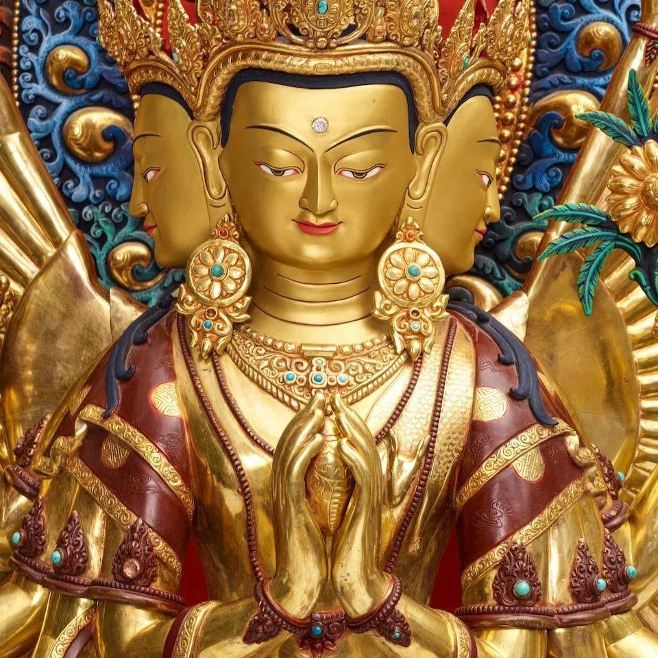 Handcrafted Oversized Gilt and Polychrome Copper Avalokiteshvara Statue, Nepal — detail view 4