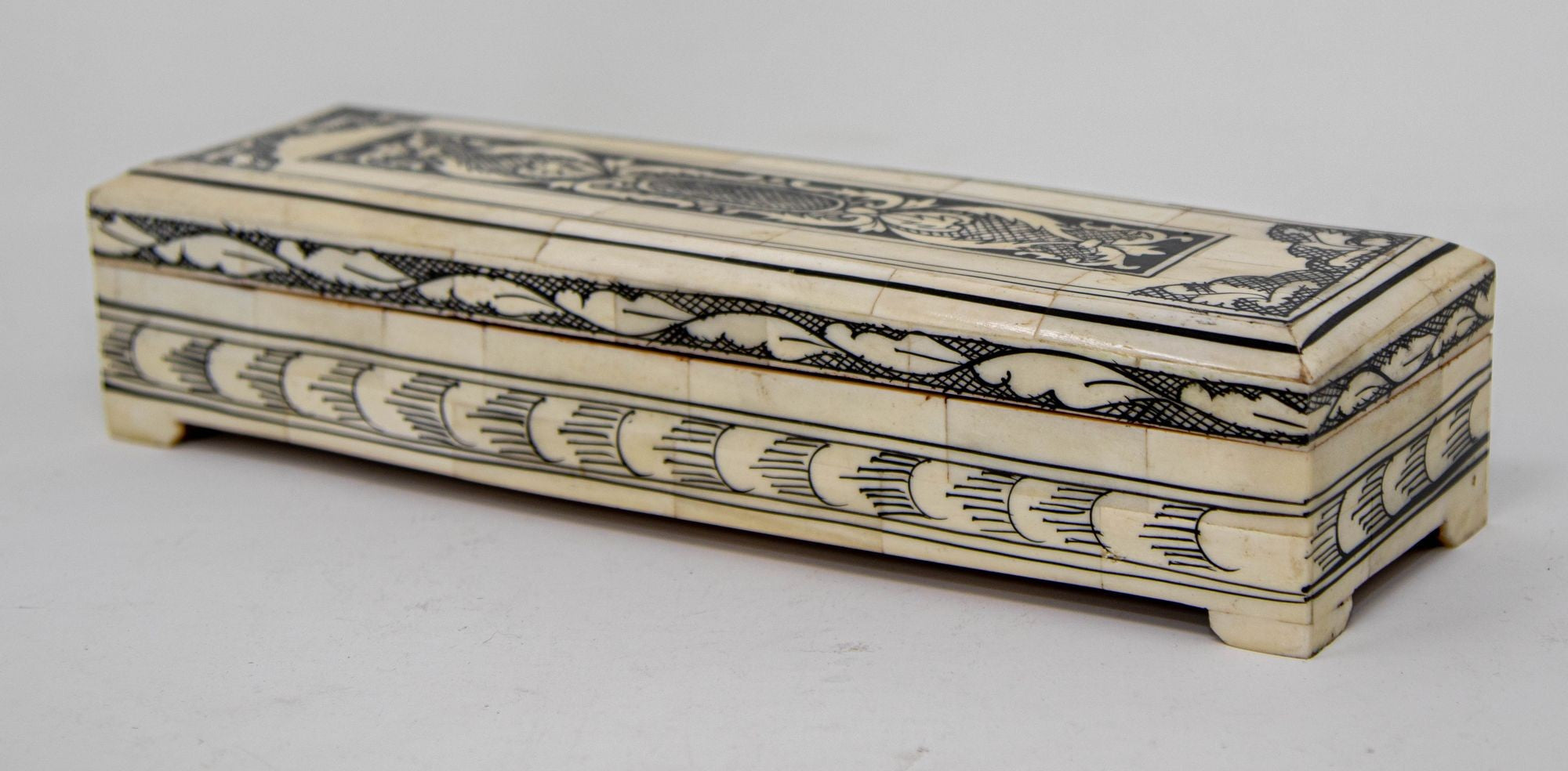 Moorish Islamic Mughal Raj Decorative Vizagapatam Carved Bone Jewelry Box India