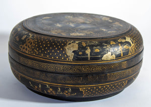 Large Chinese Export Round Black Lacquered Gilt Painted Covered Box 1950s