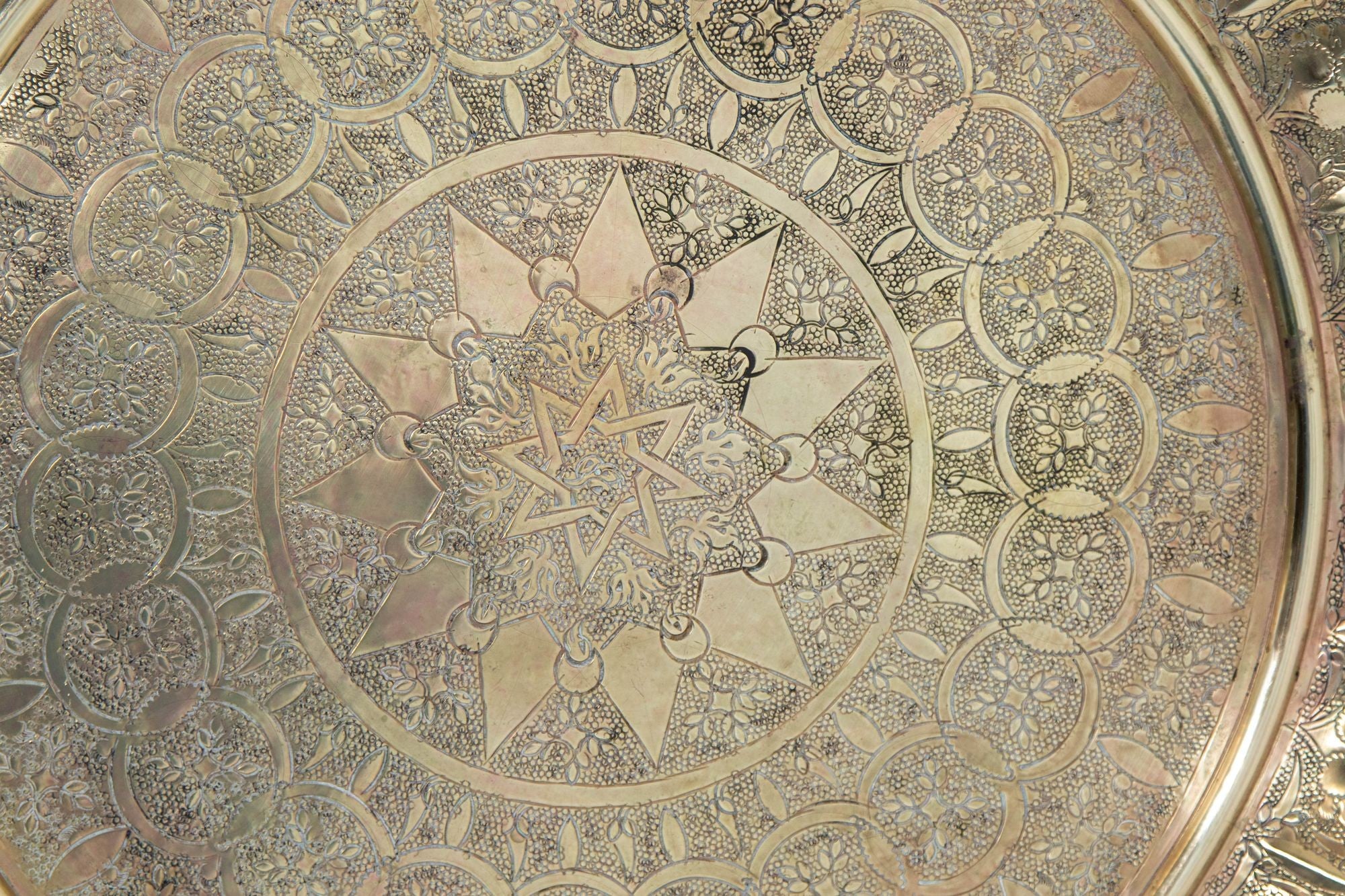 Antique Middle Eastern Round Brass Tray Islamic Moorish Style 23.5 in. Diameter
