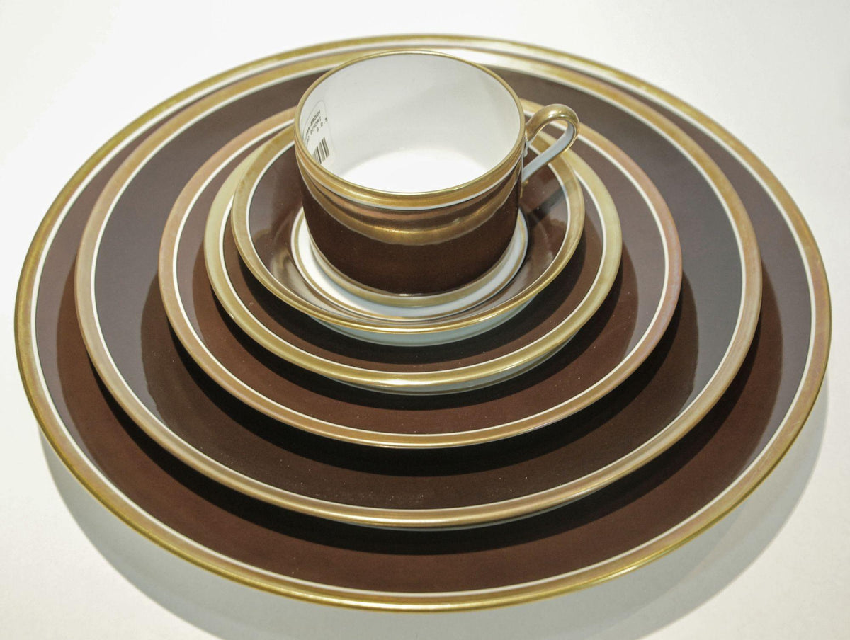 Richard Ginori Brown & Gold Trimmed Dinnerware Service Of 93 Pieces — detail view 4
