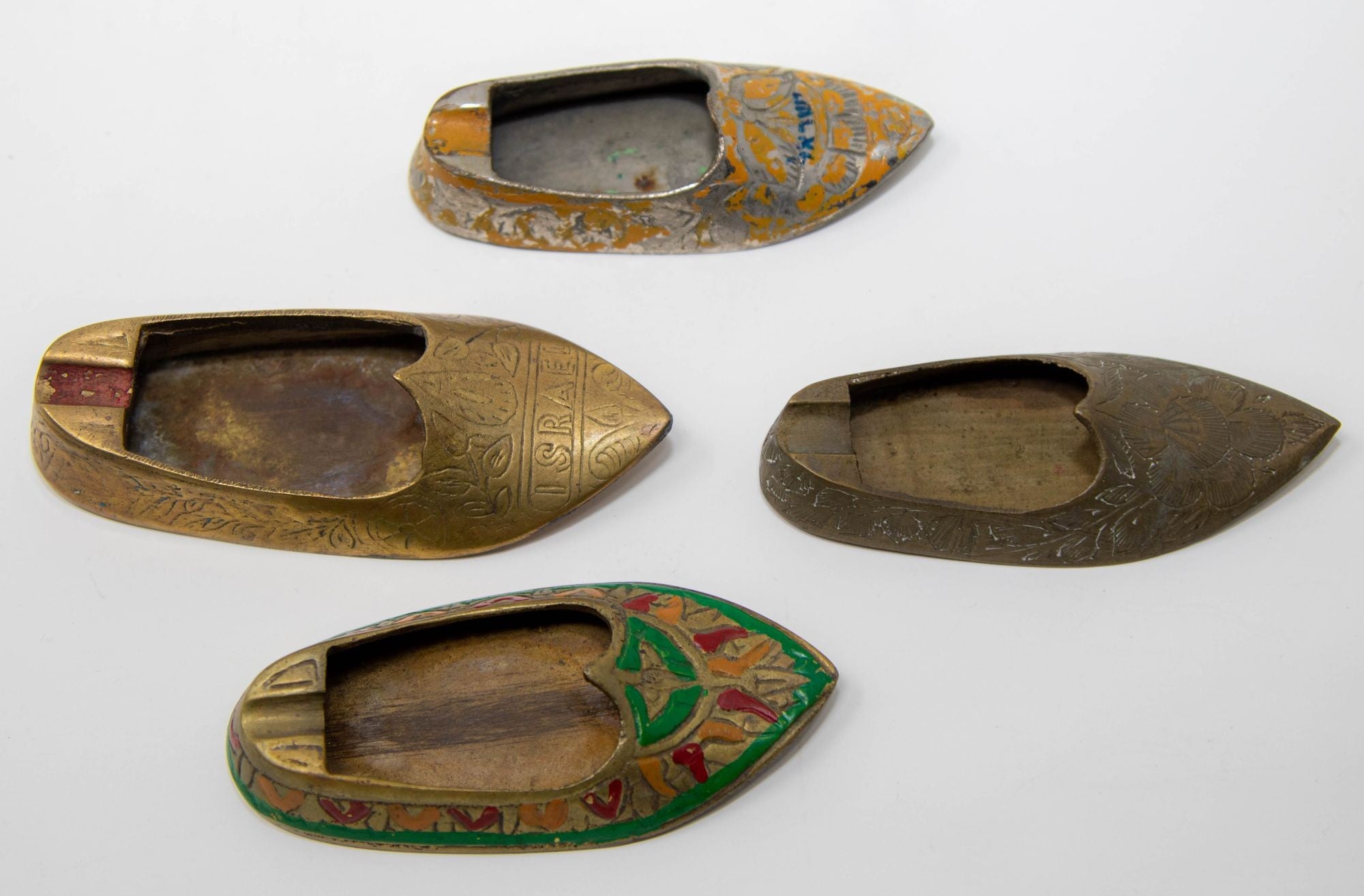 Vintage Brass Etched Aladdin Middle Eastern Slipper Shoe Ashtray Set of 4