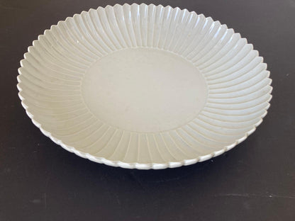 Chinese Asian White Ceramic Platter Bowl Scalloped Huge Heavy 17 in. D. — additional view 5