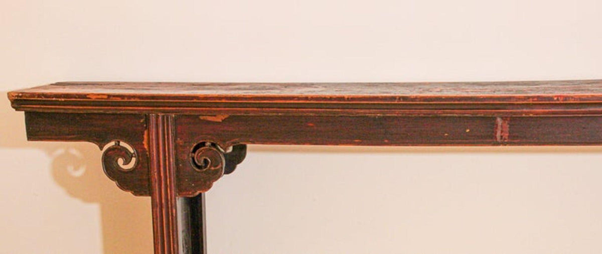 19th Century Chinese Elm Console Table with Hand-Carved Ruyi Motifs — detail view 5