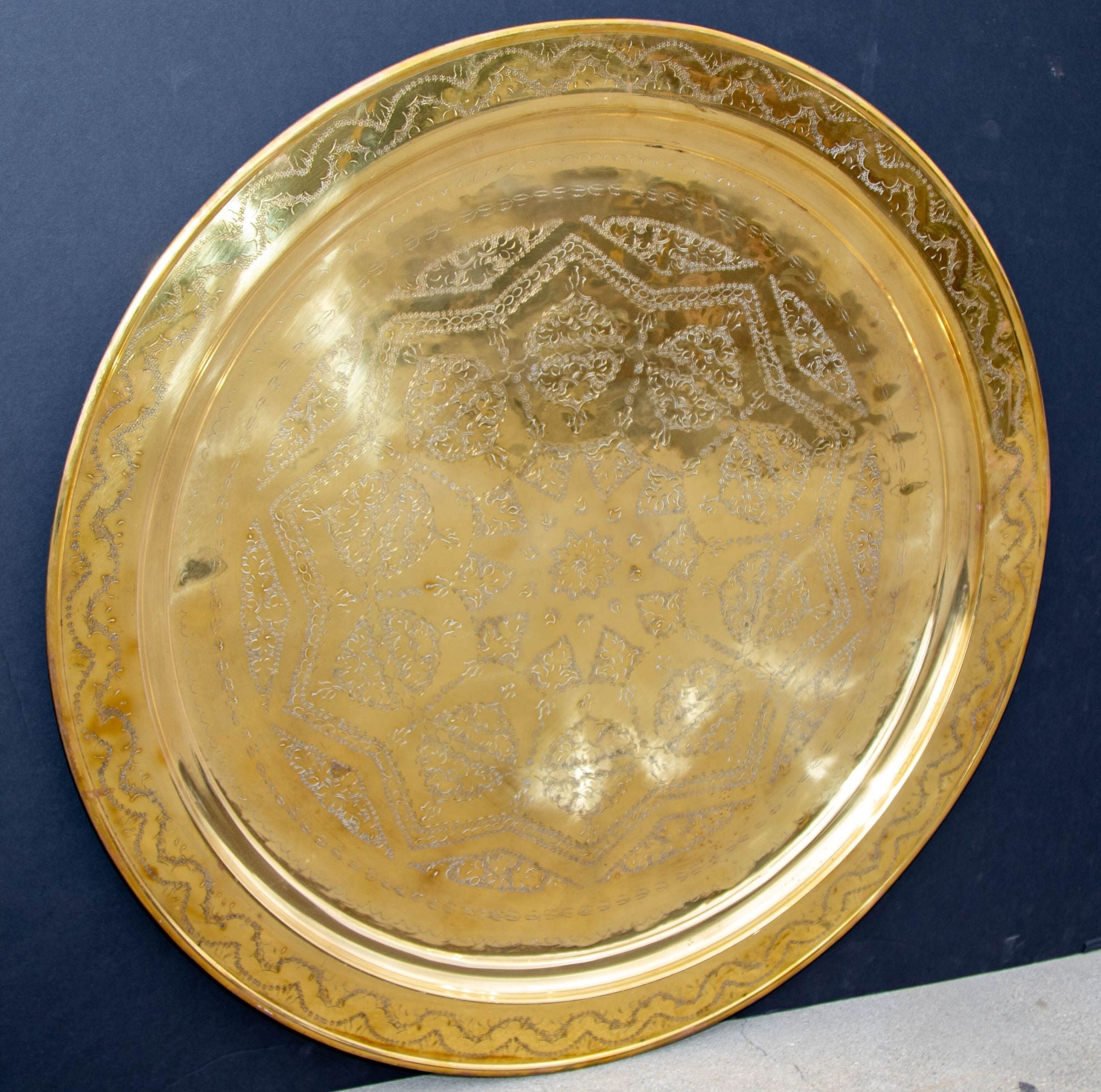 Antique Oversized Round Moroccan Polished Brass Tray Platter 19th C.